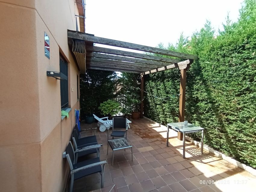 Chalet adosado en venta en Calle el Almendro