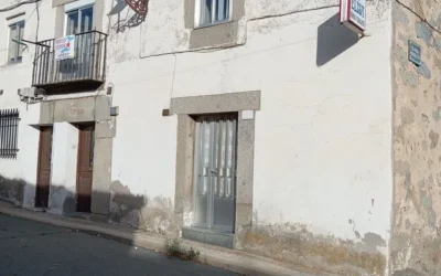 Chalet adosado en venta en Calle Bonifacio Blas