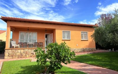 Chalet independiente en venta en Calle Saturno, Maello, España